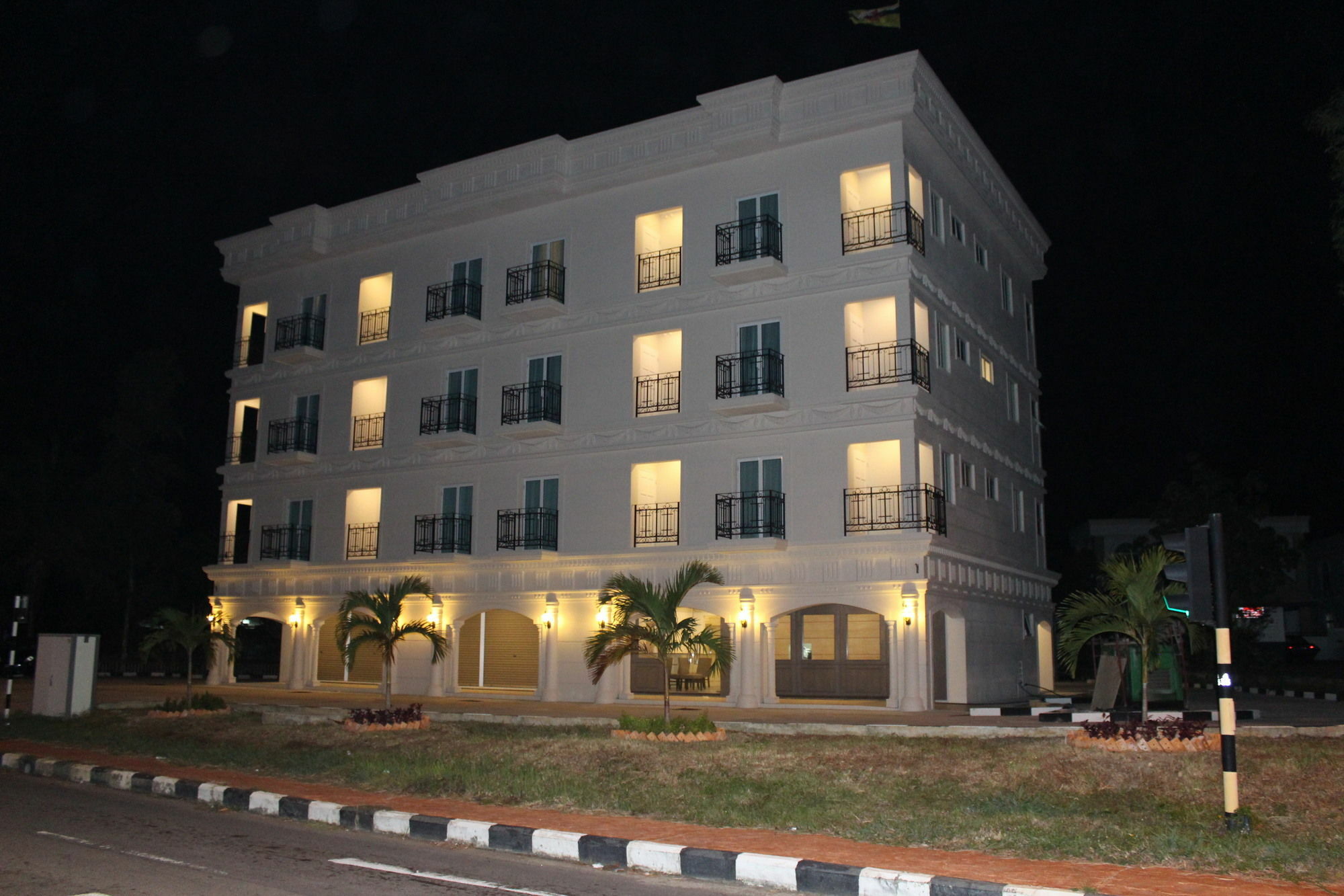 Venice Lodge Bandar Seri Begawan Bagian luar foto