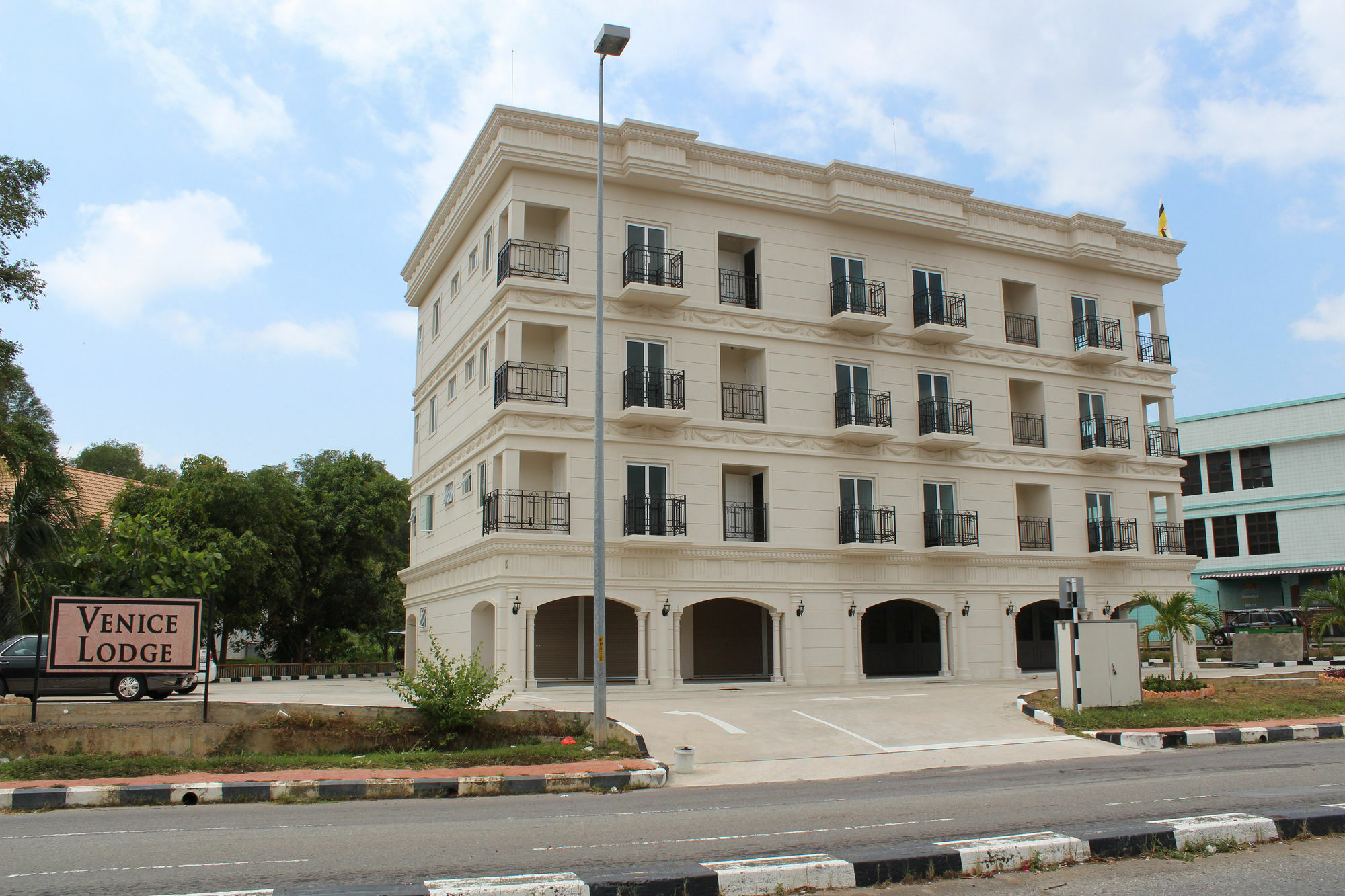 Venice Lodge Bandar Seri Begawan Bagian luar foto